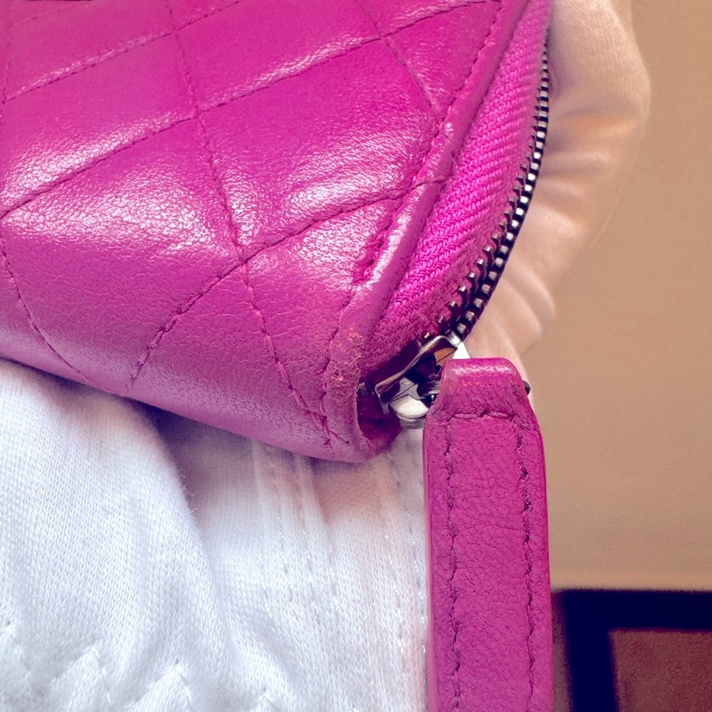 CHANEL SOLD 🔥 Matelasse
Boy Chanel Wallet Round
Zipper hot Pink Lambskin , - Picture 16 of 16